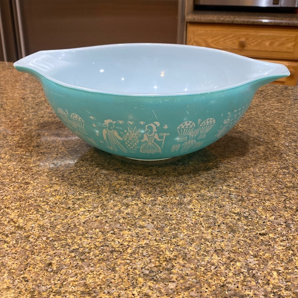 PYREX 444 Large Blue Amish Cinderella large mixing bowl.
